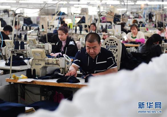 河北容城服装企业产品远销50多个国家