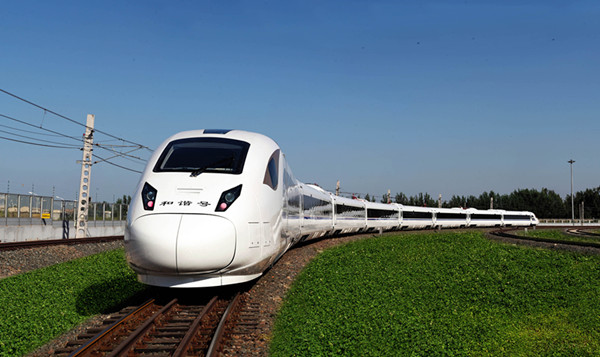 中车唐山公司新型CRH3A动车组下线 让高铁客运专线与城际铁路交通无缝衔接