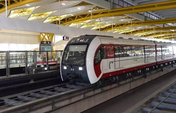 唐车造北京S1线磁浮列车开始以100km/h载客运行