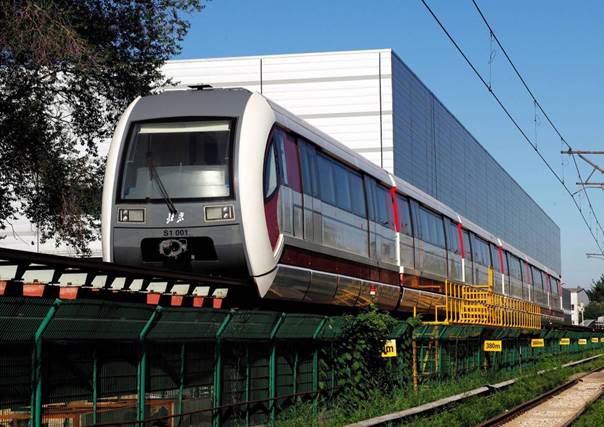 唐车造北京S1线磁浮列车开始以100km/h载客运行
